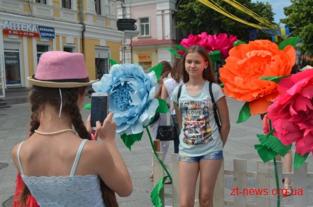 На Михайлівській провели благодійний ярмарок «Єдина громада - Єдина країна»