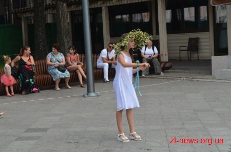 На Михайлівській провели благодійний ярмарок «Єдина громада - Єдина країна»