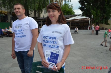 На Михайлівській провели благодійний ярмарок «Єдина громада - Єдина країна»