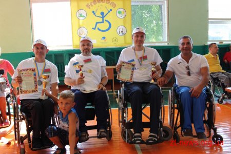 У Житомирі відбулися змагання з бочче, настільного тенісу, армреслінгу та шахів