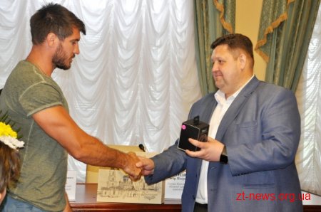 Ігор Гундич вручив 20 щорічних стипендій голови Житомирської облдержадміністрації