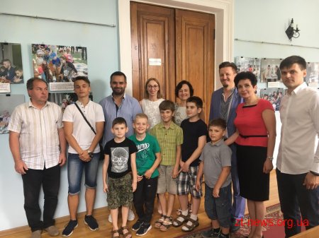 У Житомирі відкрили фотовиставку «Шахи: інтелект єднає покоління»