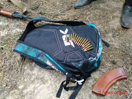 Прикордонники Житомирського загону затримали чоловіка зі зброєю