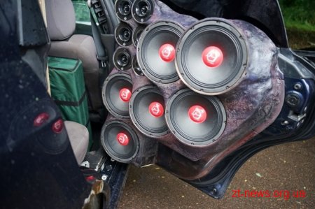 Близько 60 автівок приїхали у Житомир на Чемпіонат України з автозвуку та тюнінгу