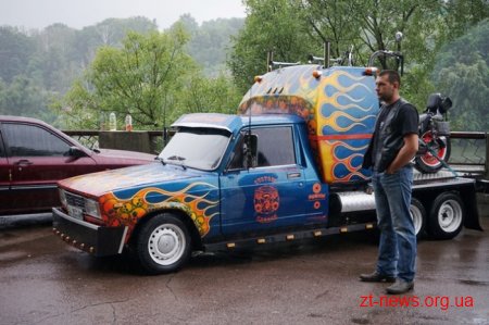 Близько 60 автівок приїхали у Житомир на Чемпіонат України з автозвуку та тюнінгу