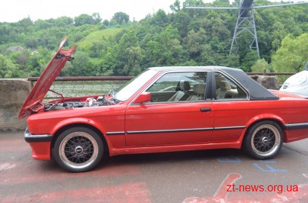 Близько 60 автівок приїхали у Житомир на Чемпіонат України з автозвуку та тюнінгу