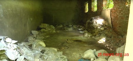 У Житомирському районі вирішують питання щодо ліквідації несанкціонованого звалища пестицидів