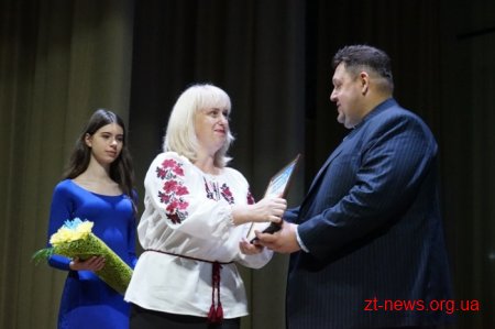 З нагоди професійного свята та до 100-річчя Державної служби працівники ОДА отримали відзнаки