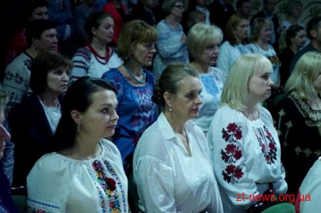 З нагоди професійного свята та до 100-річчя Державної служби працівники ОДА отримали відзнаки