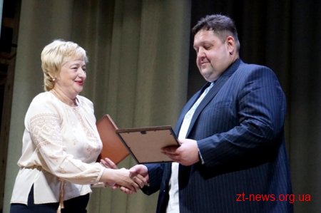 З нагоди професійного свята та до 100-річчя Державної служби працівники ОДА отримали відзнаки