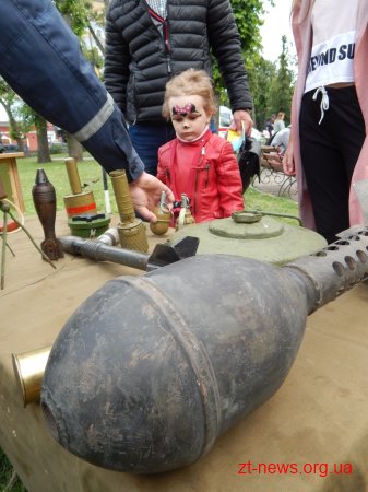 На Замковій горі діти мали змогу спробувати себе у понад 20 різних професіях