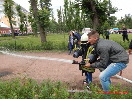 На Замковій горі діти мали змогу спробувати себе у понад 20 різних професіях