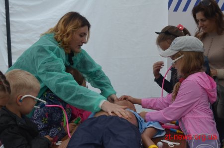 На Замковій горі діти мали змогу спробувати себе у понад 20 різних професіях