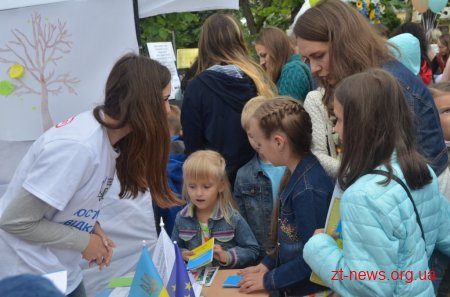 На Замковій горі діти мали змогу спробувати себе у понад 20 різних професіях