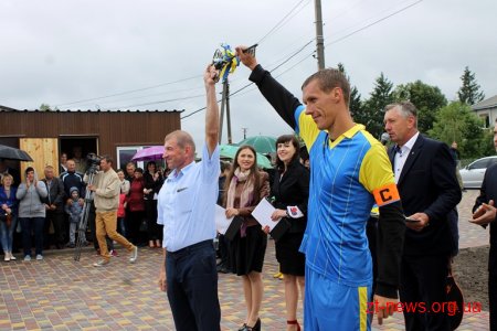 У Садківській громаді відкрили перший спорткомплекс з професійним оснащенням