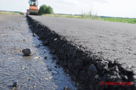 Дорогу в Ружинському районі відремонтували вперше за 10 років