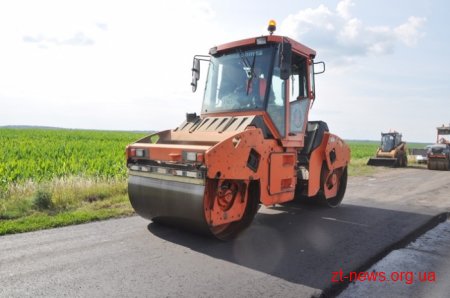 Дорогу в Ружинському районі відремонтували вперше за 10 років