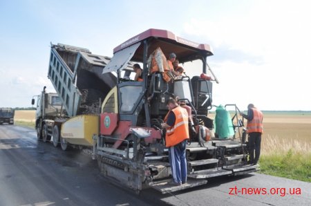 Дорогу в Ружинському районі відремонтували вперше за 10 років