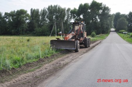 Дорогу в Ружинському районі відремонтували вперше за 10 років