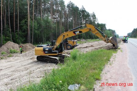 З Китаю вже прибула перша партія нової техніки для реконструкції Північного обходу