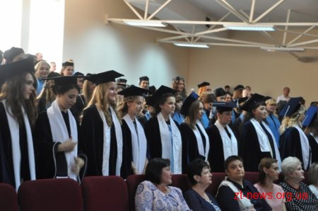 У Житомирському медичному інституті відбувся випуск медсестер та спеціалістів лабораторної діагностики
