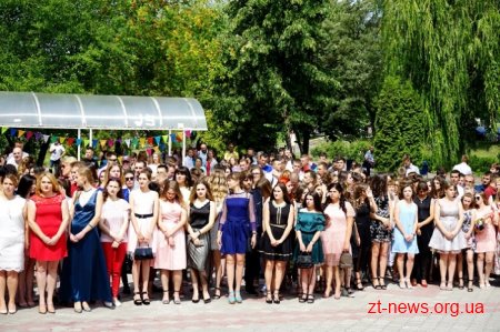Майже тисяча студентів ЖДТУ отримала дипломи бакалаврів
