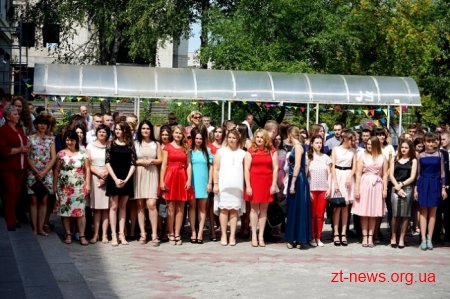 Майже тисяча студентів ЖДТУ отримала дипломи бакалаврів