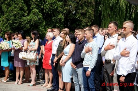 Майже тисяча студентів ЖДТУ отримала дипломи бакалаврів