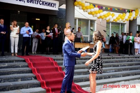 Майже тисяча студентів ЖДТУ отримала дипломи бакалаврів