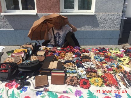 У рамках відзначення Дня Конституції на Михайлівській влаштували містечко майстрів