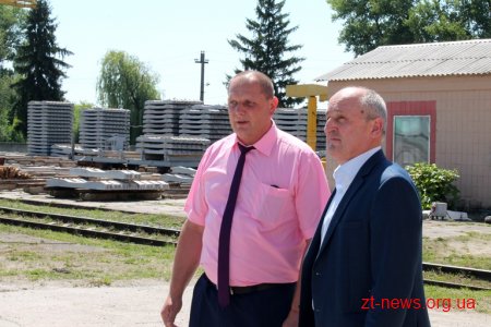 Володимир Ширма привітав Коростенський завод з 60-річним ювілеєм