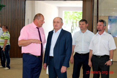 Володимир Ширма привітав Коростенський завод з 60-річним ювілеєм