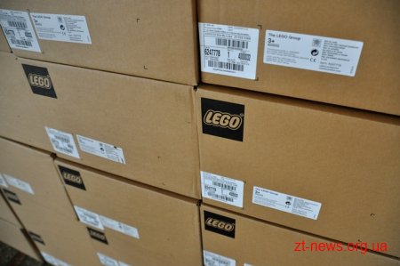Житомирщина отримала 2 вантажівки конструкторів LEGO
