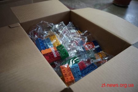 Житомирщина отримала 2 вантажівки конструкторів LEGO