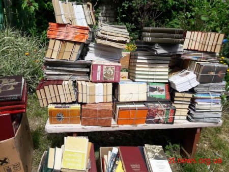 Понад 500 книг передали до бібліотечного фонду Житомирського геріатричного пансіонату