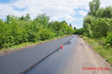 Дорогу Черняхів-Високе-Забріддя ремонтують за рахунок митних коштів
