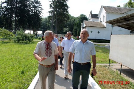 Голова обласної ради відвідав Любарський психоневрологічний чоловічий інтернат