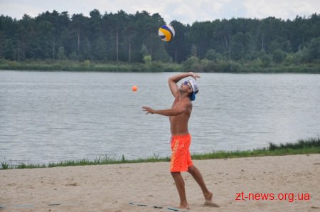 У Житомирі проходить чемпіонат області з пляжного волейболу серед чоловіків