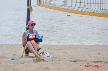 У Житомирі проходить чемпіонат області з пляжного волейболу серед чоловіків