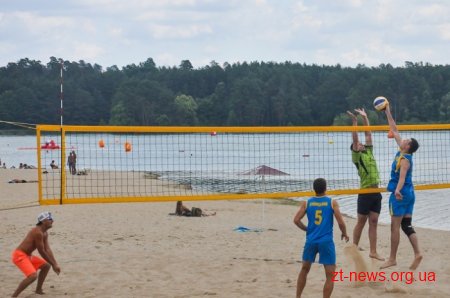У Житомирі проходить чемпіонат області з пляжного волейболу серед чоловіків