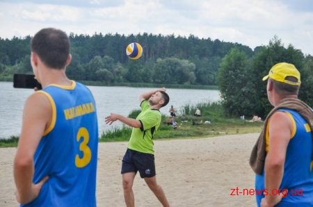 У Житомирі проходить чемпіонат області з пляжного волейболу серед чоловіків