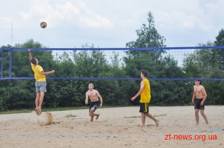 У Житомирі проходить чемпіонат області з пляжного волейболу серед чоловіків