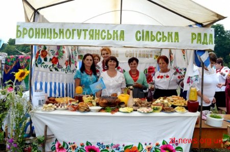 На Житомирщині відсвяткували розпал літа святом народної творчості «Маківка літа»