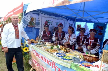 На Житомирщині відсвяткували розпал літа святом народної творчості «Маківка літа»