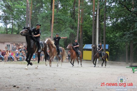 Правоохоронці влаштували дитяче свято у літньому таборі «Супутник»