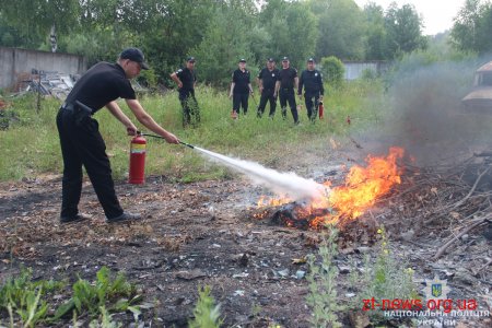 У Житомирі поліцейські вчилися гасити пожежі