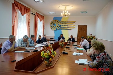 За проживання переселенців та лікування учасників АТО установам перерахують майже пів мільйона грн.