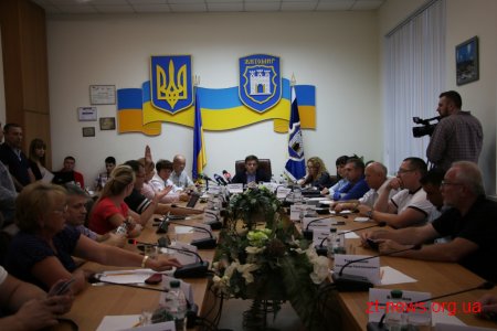 Виконавчий комітет погодив списання 24 тролейбусів та 5 трамваїв та відмовив продовжити дію нічного тарифу