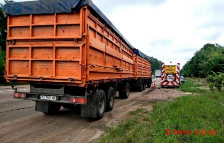 Понад 400 євро сплатить компанія за перевантажений зерном автомобіль