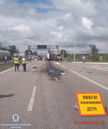 Поблизу Житомира маршрутка зіткнулась з вантажівкою «DAF»